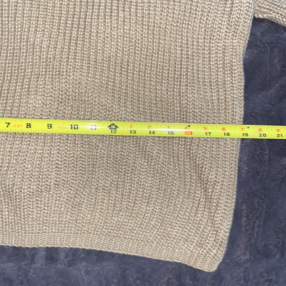 🪿Adorable tan knit sweater! - Picture 7 of 8